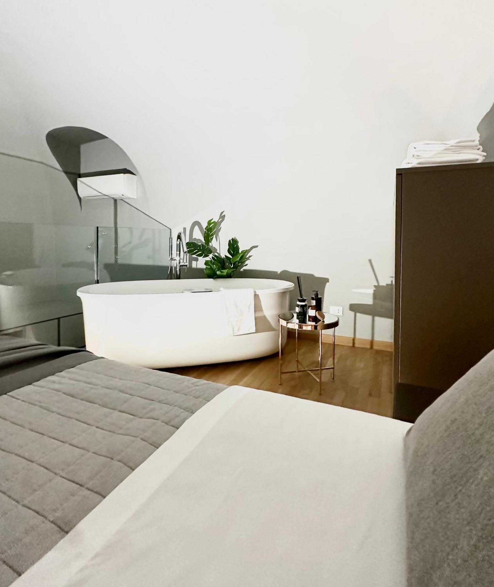 Jacuzzi Luxury Apartment In The Town Centre Turyn Zewnętrze zdjęcie
